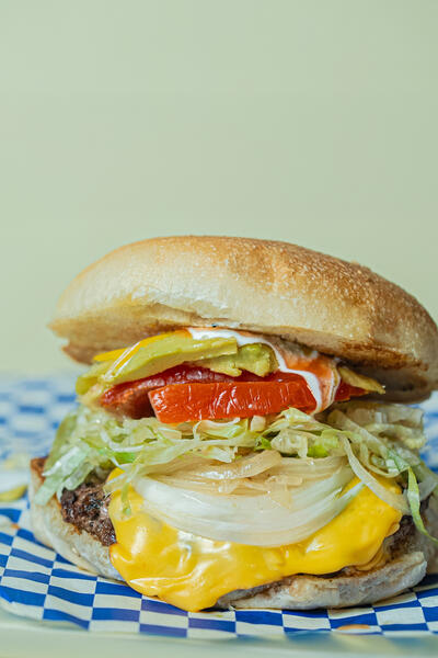 Hamburguesa de res de Los Jates en Zapopan